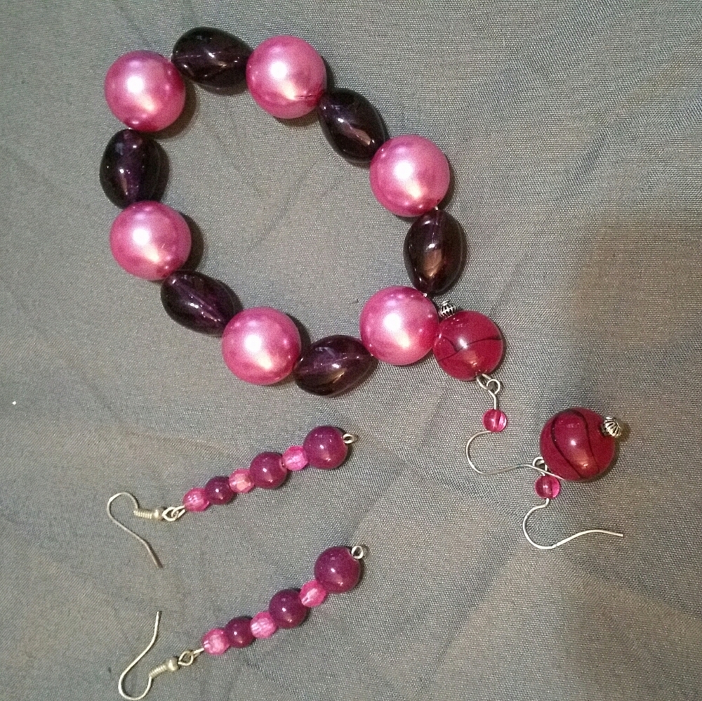 Bracelet and Earning Set